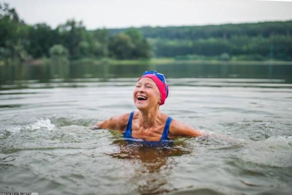 伊顿公学的传统与现代体育项目
